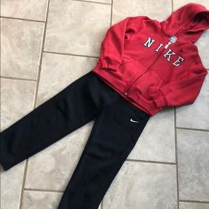 Boys Size 7 Nike sweatpants and hoodie